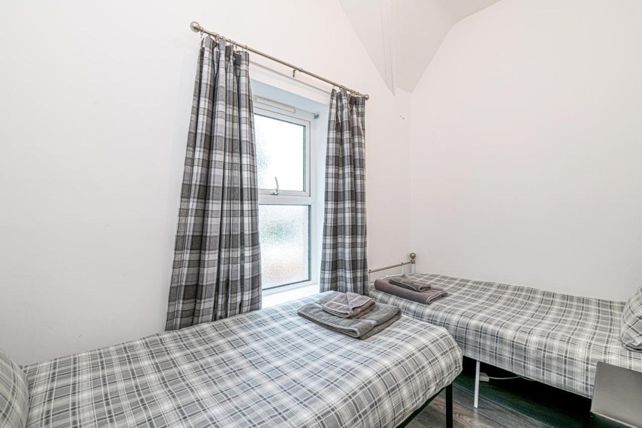 Two Bedroom Holiday Apartment Colwyn Bay Extérieur photo
