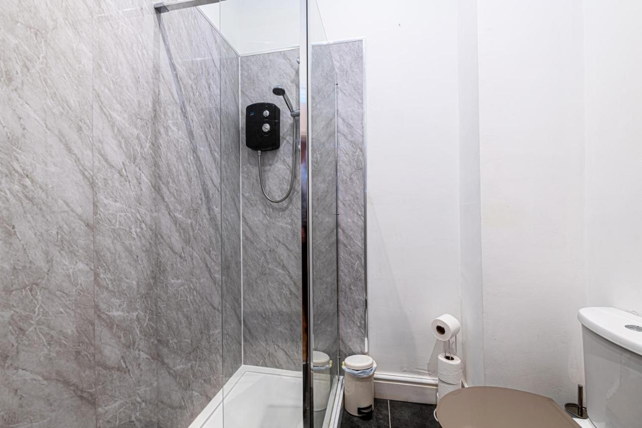 Two Bedroom Holiday Apartment Colwyn Bay Extérieur photo