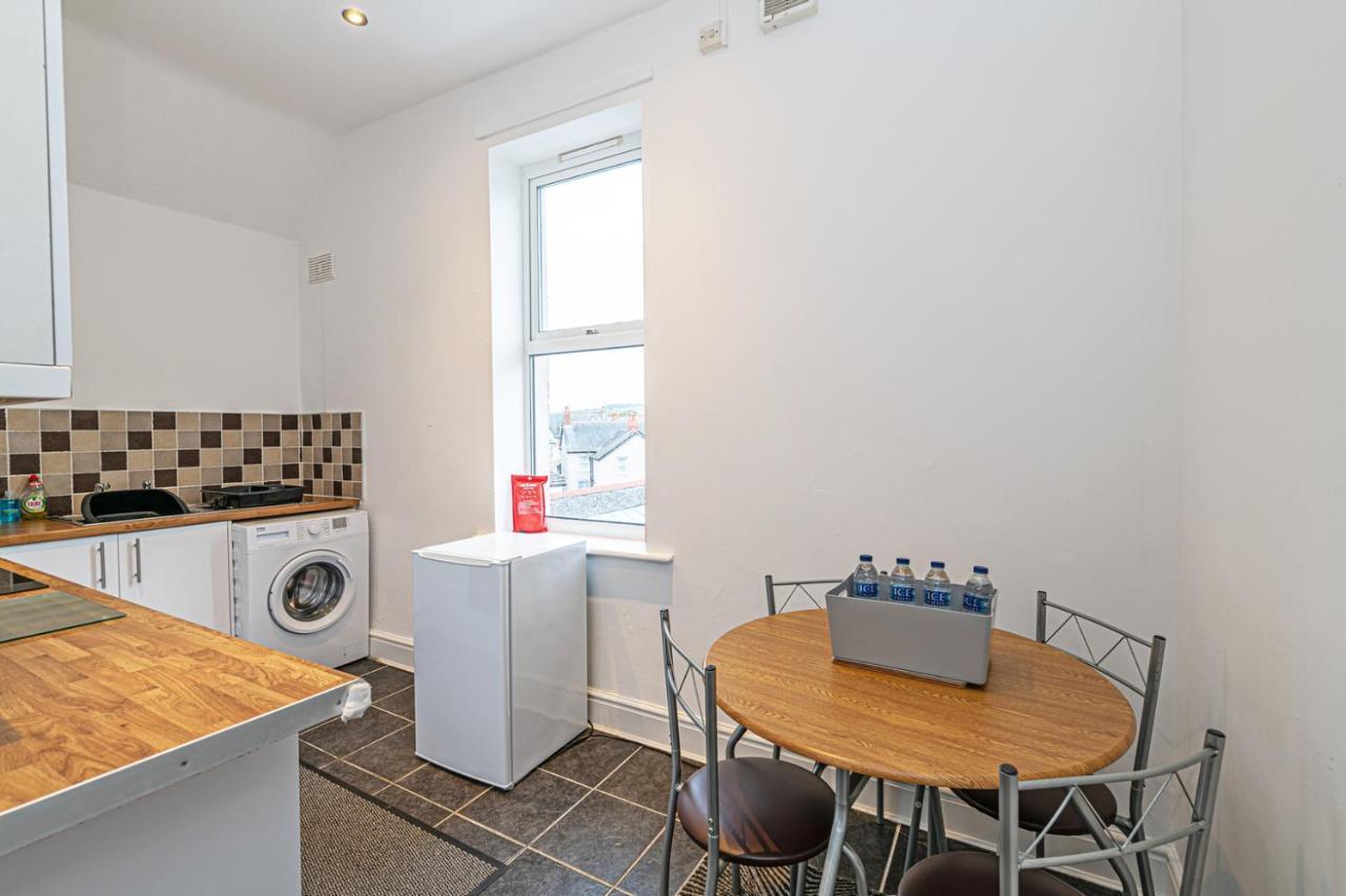 Two Bedroom Holiday Apartment Colwyn Bay Extérieur photo