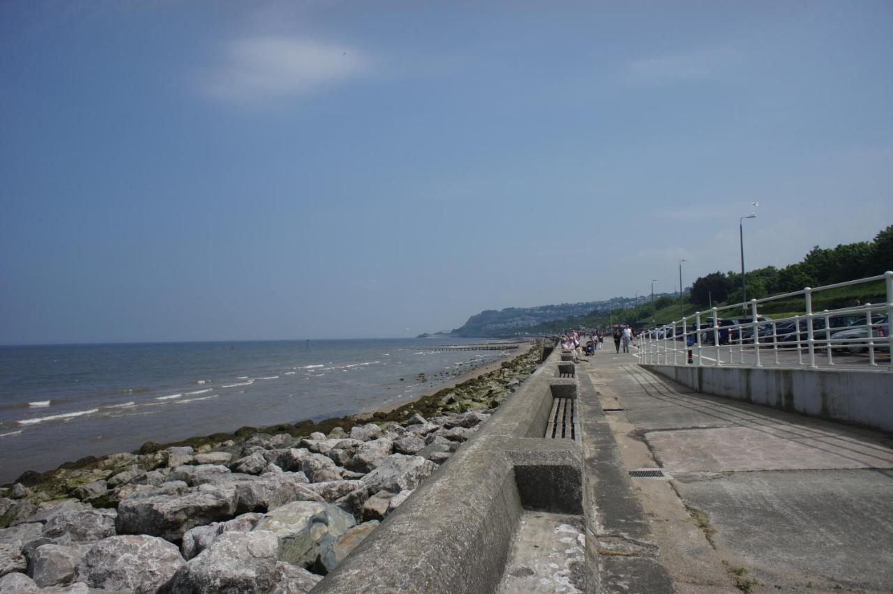 Two Bedroom Holiday Apartment Colwyn Bay Extérieur photo